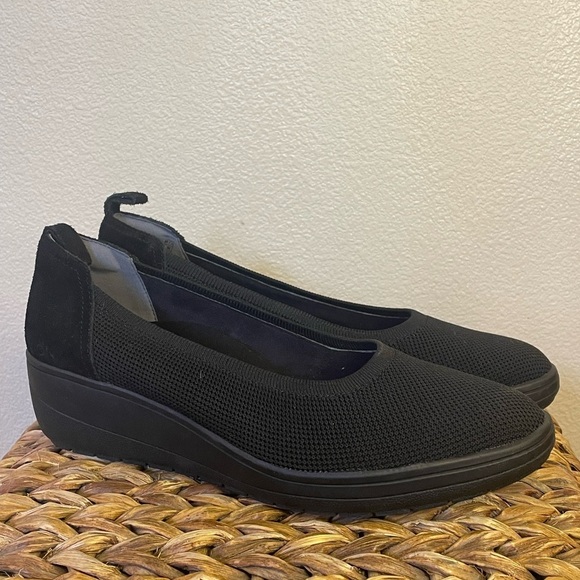 Vionic Jacey Women's Slip-on Wedge Shoe. EUC Black. Women’s US size 10 - Picture 3 of 10